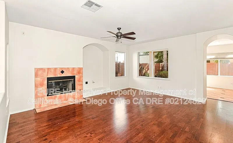 3 bed, 2.5 bath, 1800 sqft, $3,545 — Photo 2