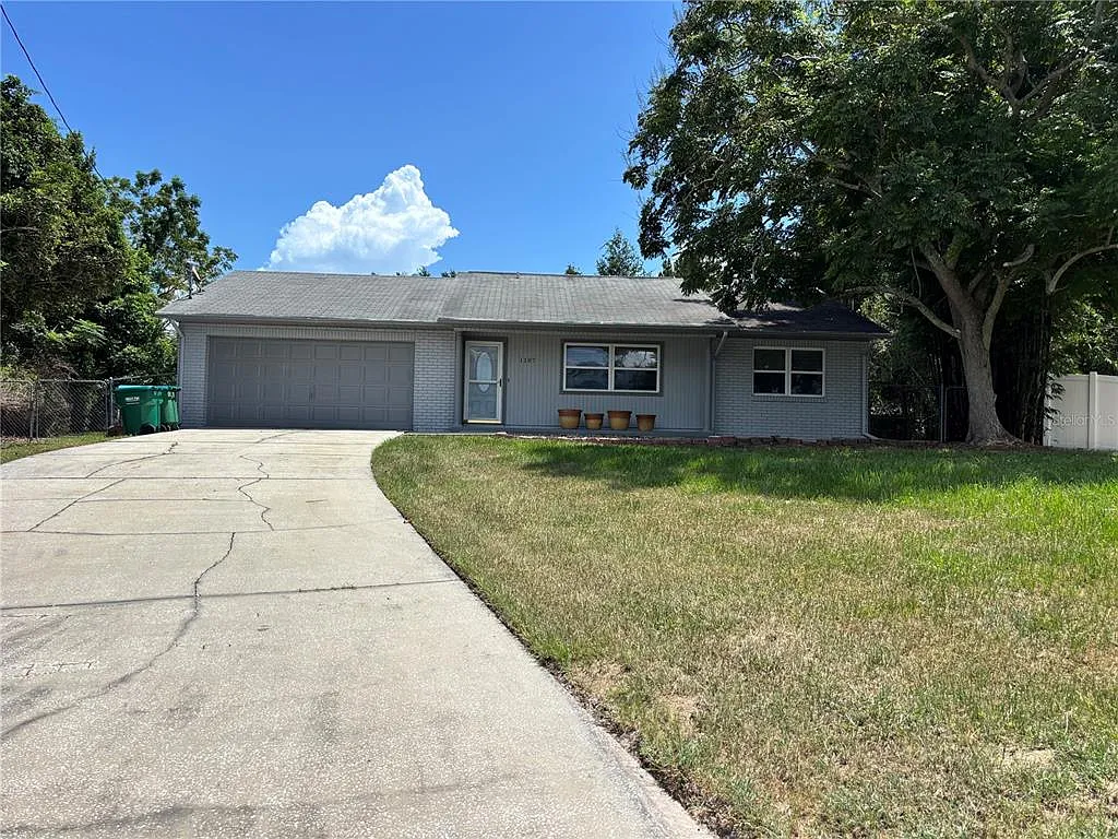 3 bed, 2.0 bath, 1460 sqft, $2,000 — Photo 2