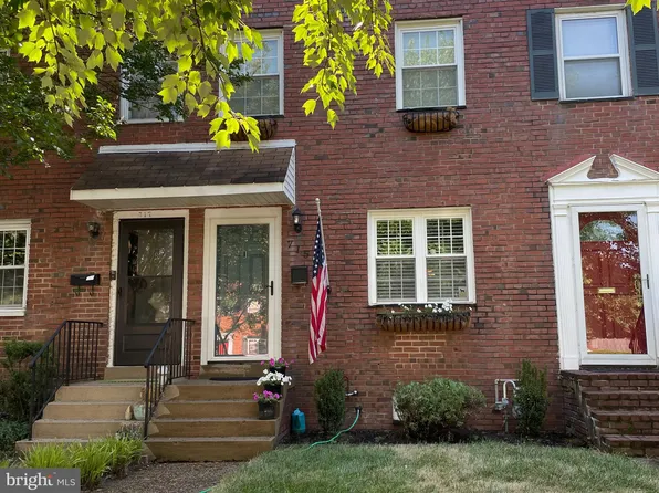 715 S Alfred St, Alexandria, VA 22314