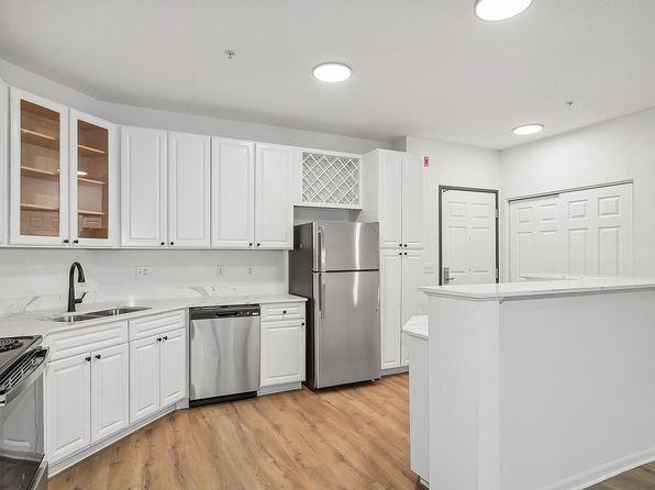 1020 W Medicine Lake Dr #1-321