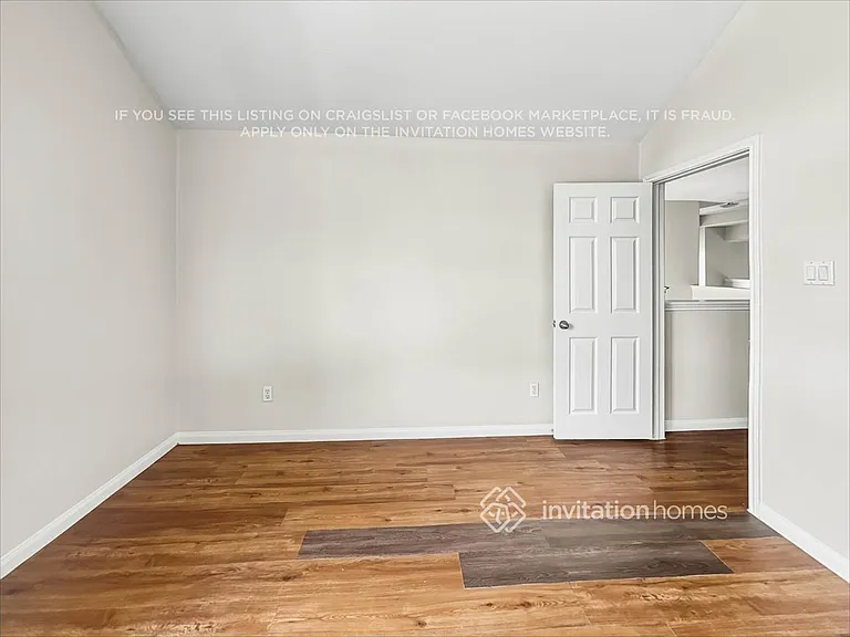 3807 Liberty Square Trl — Photo 16