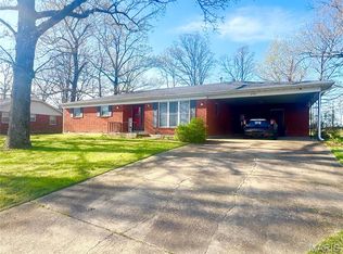 2101 Meadows Rd, Poplar Bluff, MO 63901