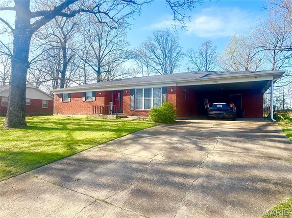 2101 Meadows Rd, Poplar Bluff, MO 63901