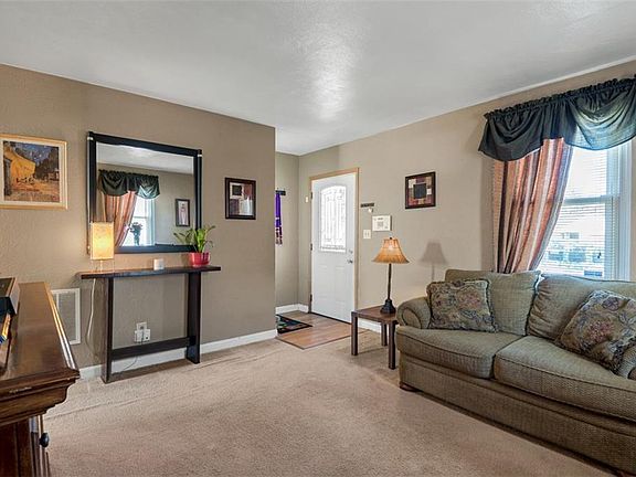 3rd image of 1009 Albert Ave