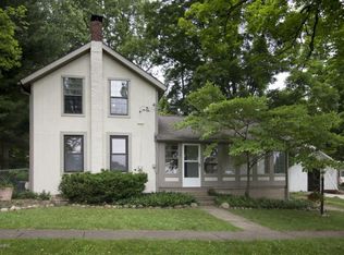 108 W Washington St, Augusta, MI 49012
