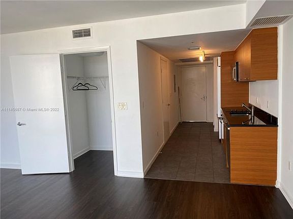 2nd image of 50 Biscayne Blvd APT 3103