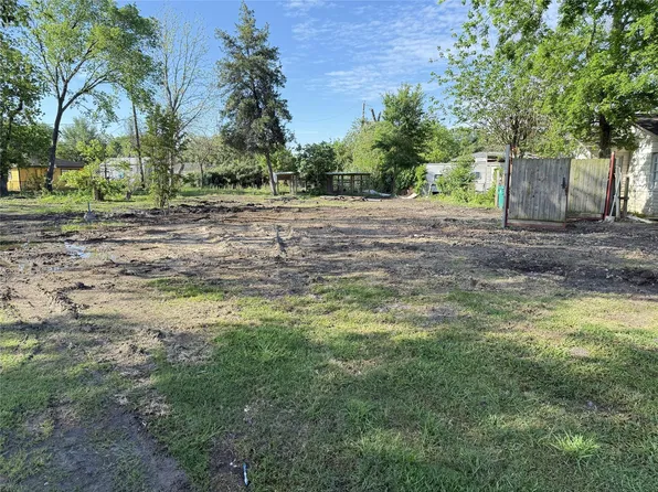 1616 Red Bluff Ct, Pasadena, TX 77506