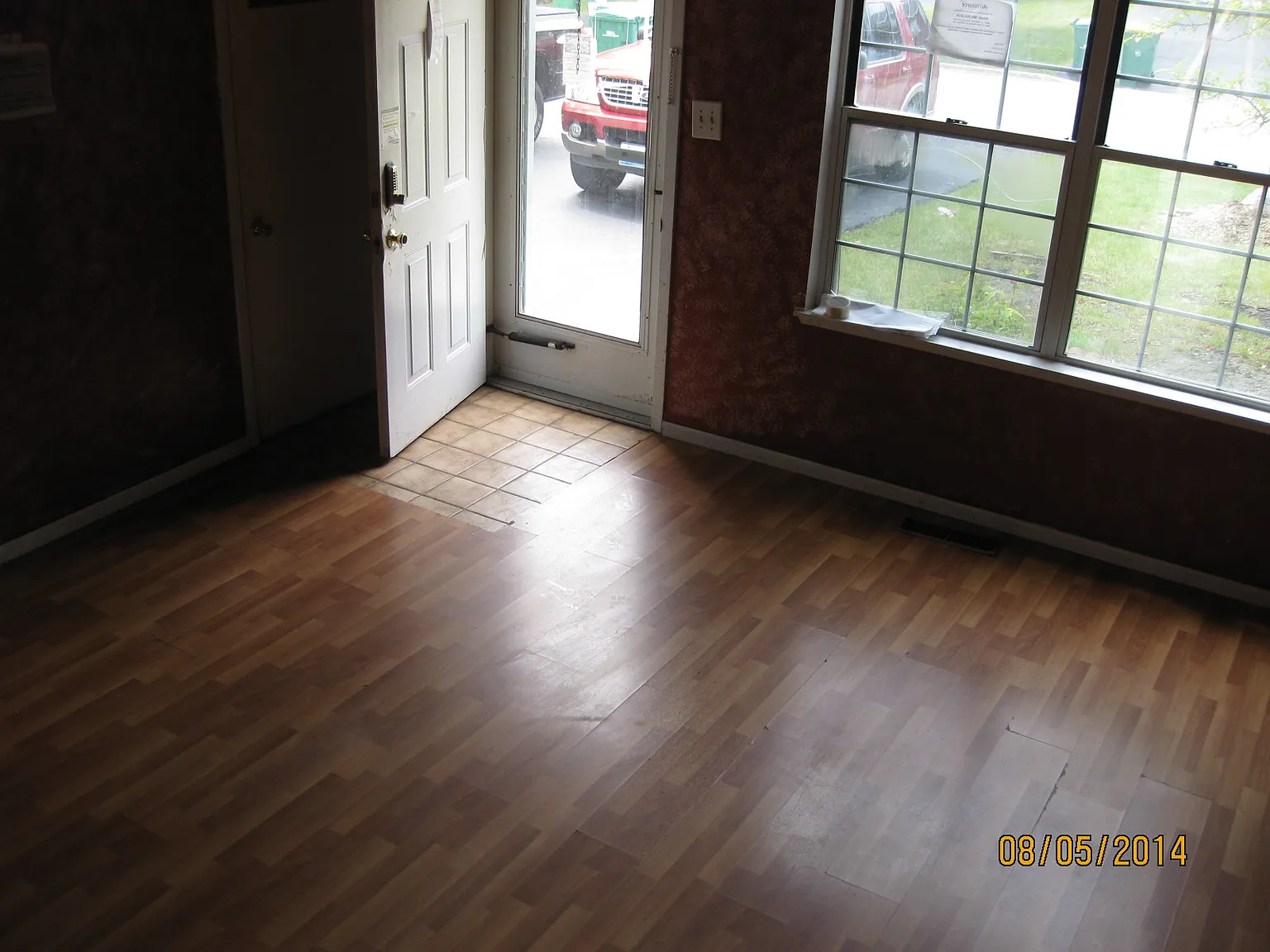 2057 Westview Ln photo 1