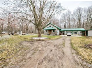 6219 Lozon Rd, Cottrellville, MI 48039