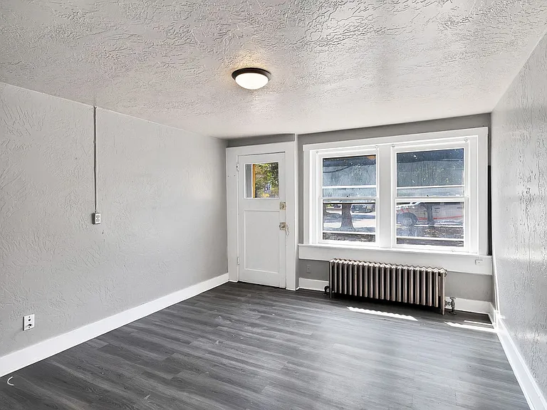 529 Colorado Ave — Photo 10