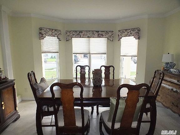 4th image of 4036 Greentree Dr