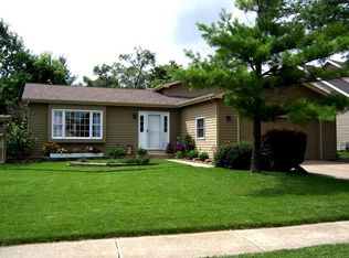 203 S Driftwood Trl, McHenry, IL