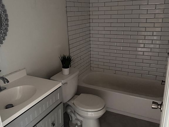 4th image of 5323 Chancellor St