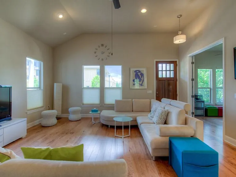 4524 Ruiz St — Photo 4