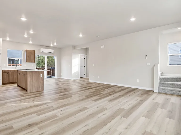 2734 Oleander Loop — Photo 6
