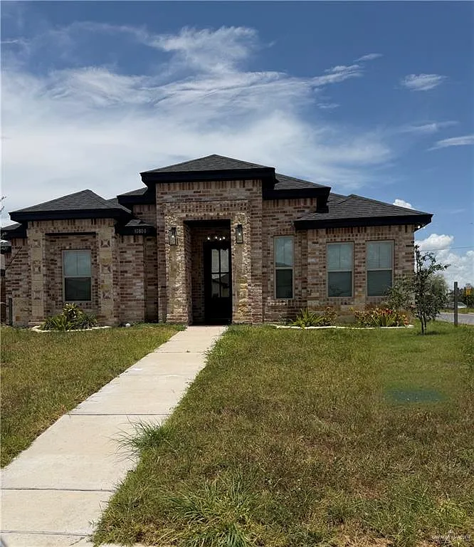 3 bed, 2.0 bath, 1582 sqft, $1,800 — Photo 1