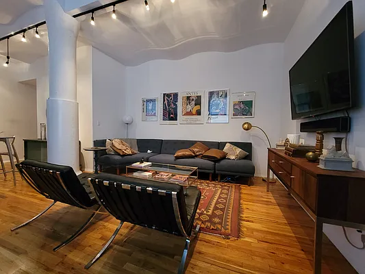 Rented by Julien Aractingi, LREB | media 15