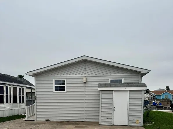 699 E Clam Cir, Port Isabel, TX 78578