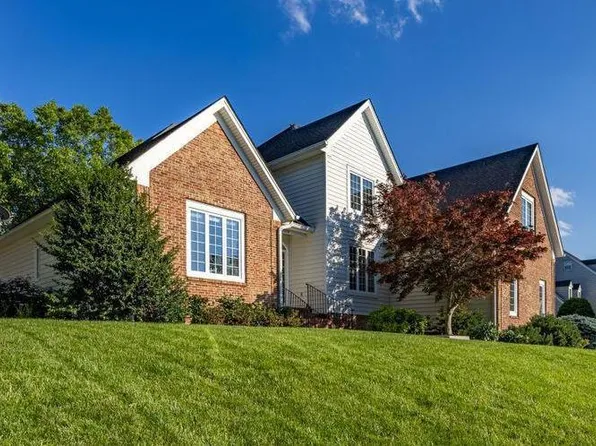 2624 Windwood Dr, Winchester, VA 22601