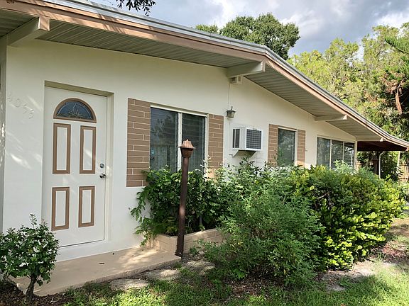 2nd image of 4055 Woodside Ave