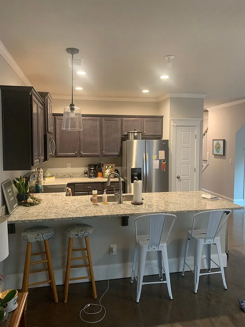 3 Bedroom Near Downtown Available for Pre-Lease — Photo 3