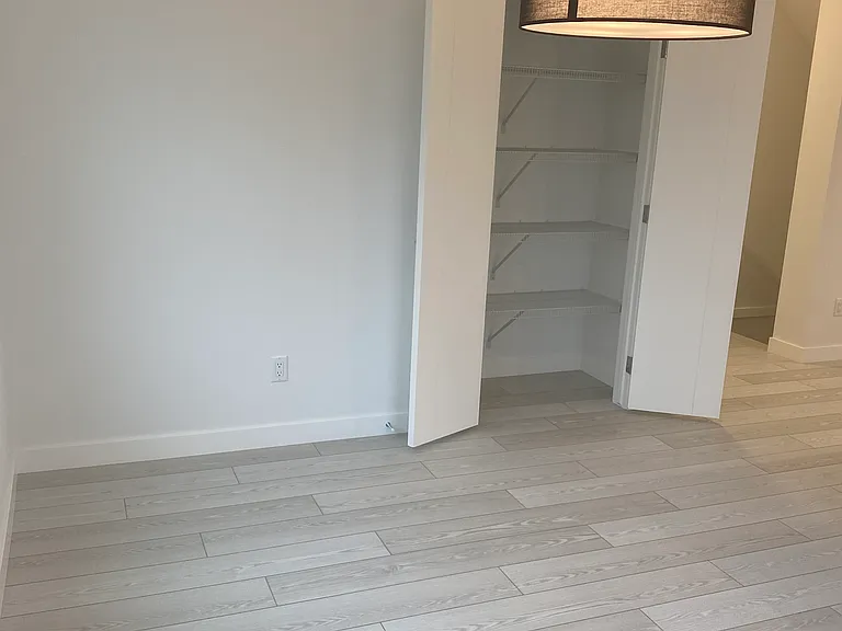 280 Chelsea Rd — Photo 15