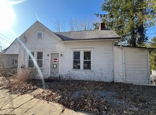 1045 Charles Ave, Morgantown, WV 26505