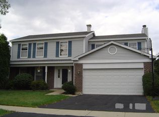 5S726 Hummingbird Ln, Naperville, IL 60540