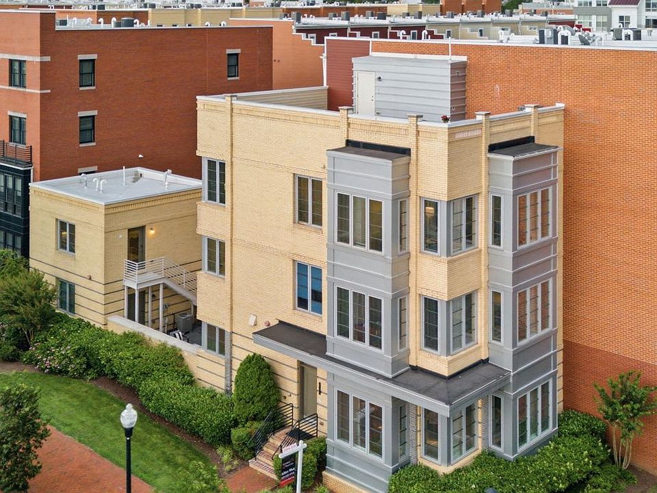 1st image of 611 E Howell Ave
