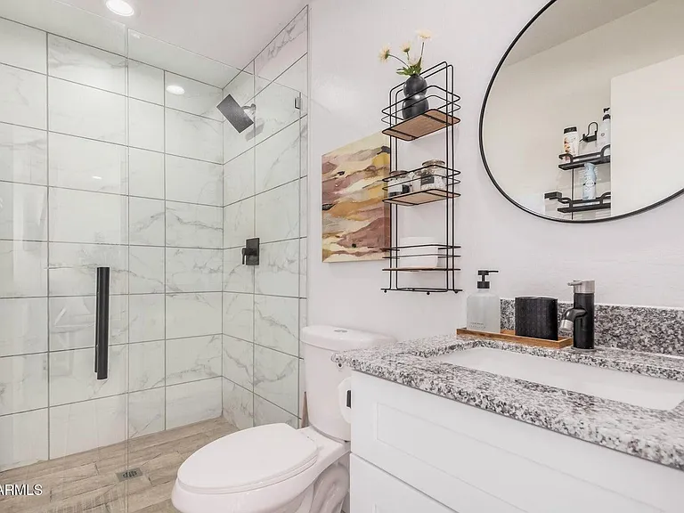 1821 W Hadley St — Photo 15