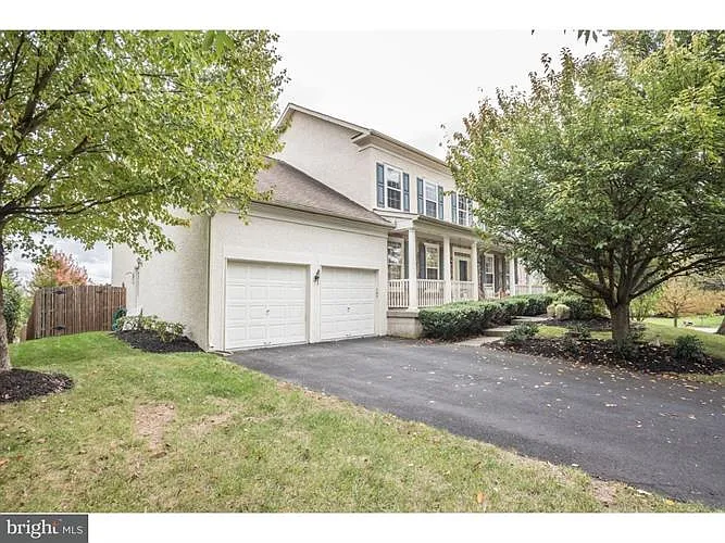 1546 Old Farm Ct photo 1