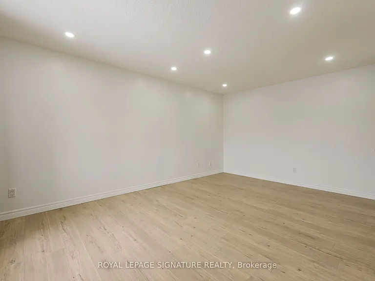 96 Highgate Dr #UPPER LEVEL A — Photo 28