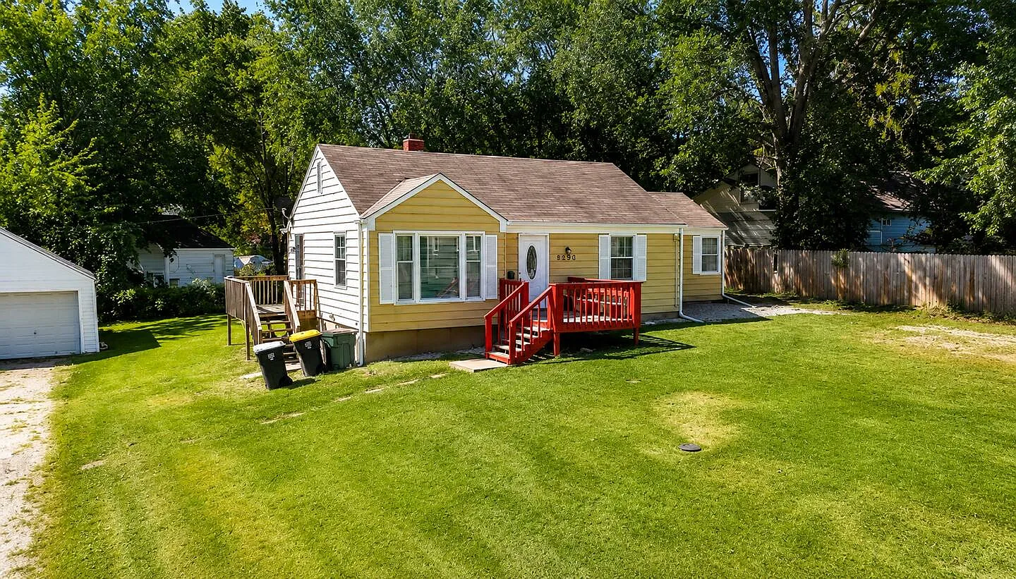 3 bed, 1029 sqft, $6,800 — Photo 1