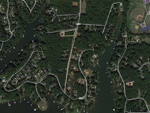 2nd image of 101 Holt Ln