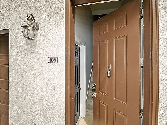 4th image of 9823 Tapestry Park Cir Unit 109