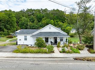 318 N Main St, Rocky Top, TN 37769