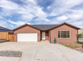 3970 NE Vista Del Rey Dr, Wenatchee, WA 98802