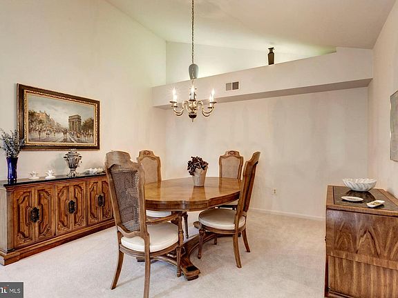 5th image of 10837 Luxberry Dr #28