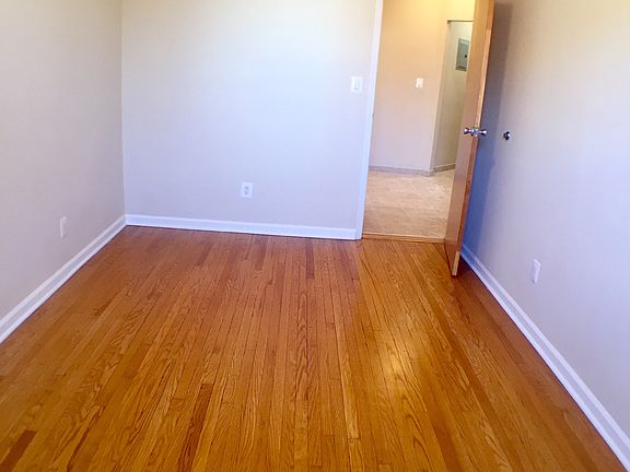 4th image of 3184 43rd St APT 7