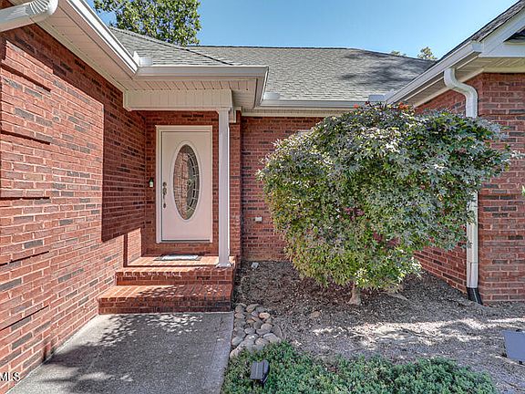 4th image of 8126 Laurel Falls Ln
