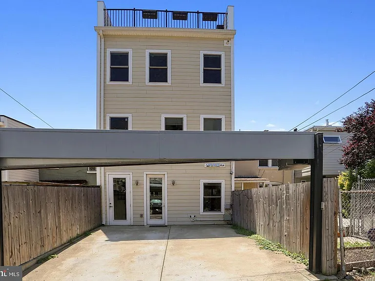 224 R St NE #2 — Photo 29