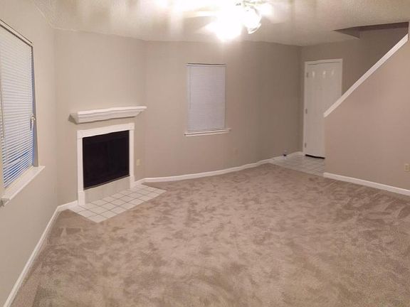 4th image of 729 Heavens Dr APT 4