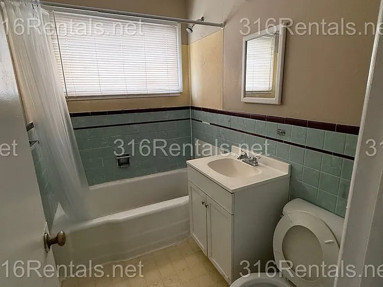 2939 S Hydraulic Ave — Photo 7
