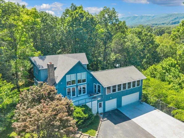 581 Idle Acres Rd, Fincastle, VA 24090