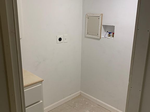3rd image of 194 Glenwood Ave