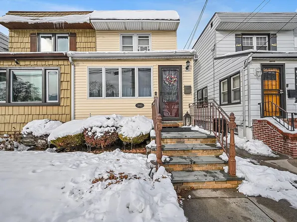 204-11 34th Ave, Bayside, NY 11361
