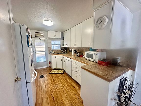 2nd image of 376 11th St