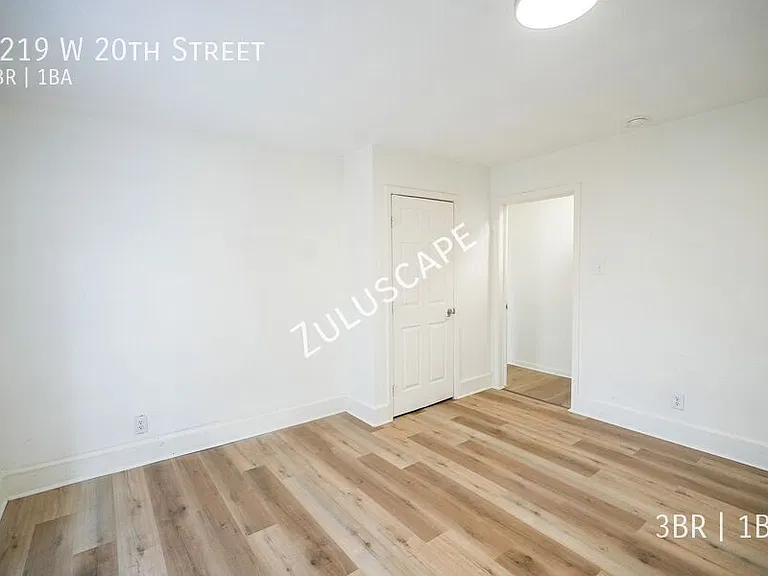 1219 W 20th St — Photo 7