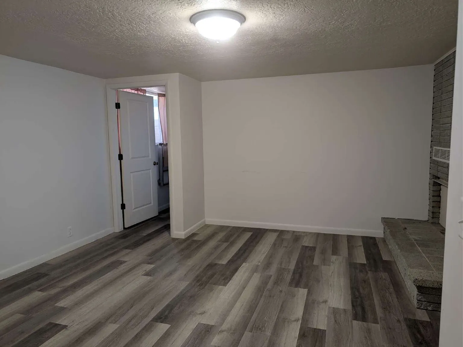 3 bed, 1.5 bath, $1,400 — Photo 3