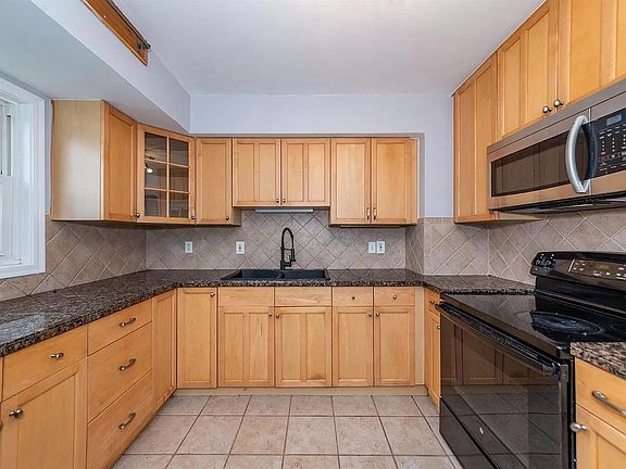2nd image of 5220 Saguin St